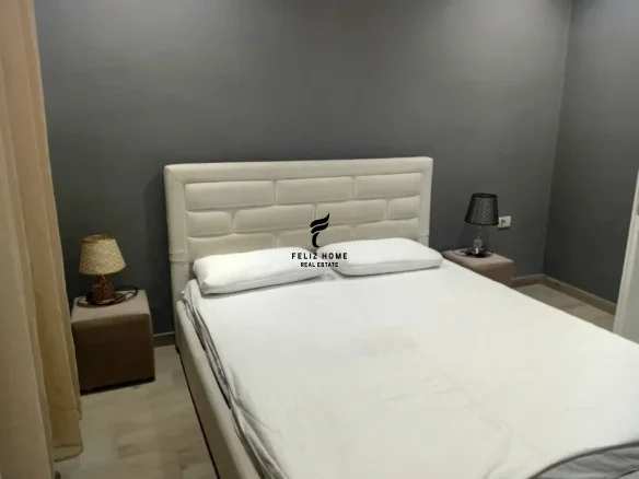 Tirane, jepet me qera apartament 1+1+Ballkon Kati 1, 45 m² 500 € (BLLOK)