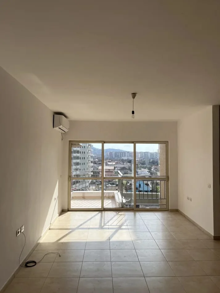 Tirane, jepet me qera apartament 2+1 Kati 6, BOSH,Çmimi 45.000 Lekë të Reja,(Ish Fusha e Aviacionit, Tiranë)