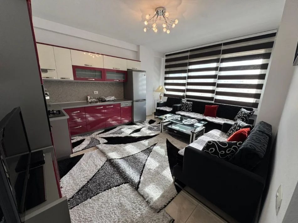 Tirane, jepet me qera apartament 1+1 Kati 2, 100 m² 600 € (Laprake)