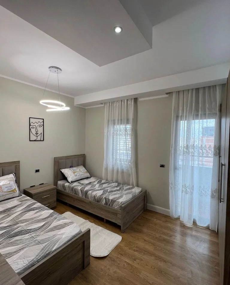 Tirane, shitet nga Pronari, pa-komision apartament 2+1+Aneks+Ballkon Kati 6, 102 m² 167.000 € (vila L astir)