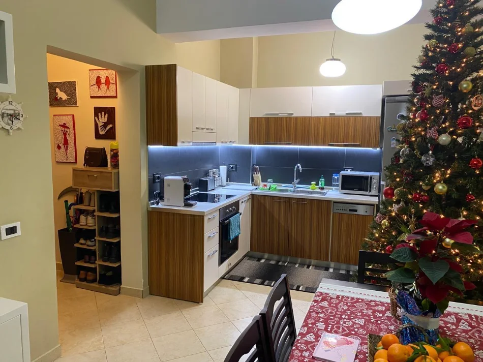 Fresk, jap2+1 te mobiluar, Kati 6, 103 m², 45000Leke  (Rruga Muhamed Deliu, Dajt, Tirane)