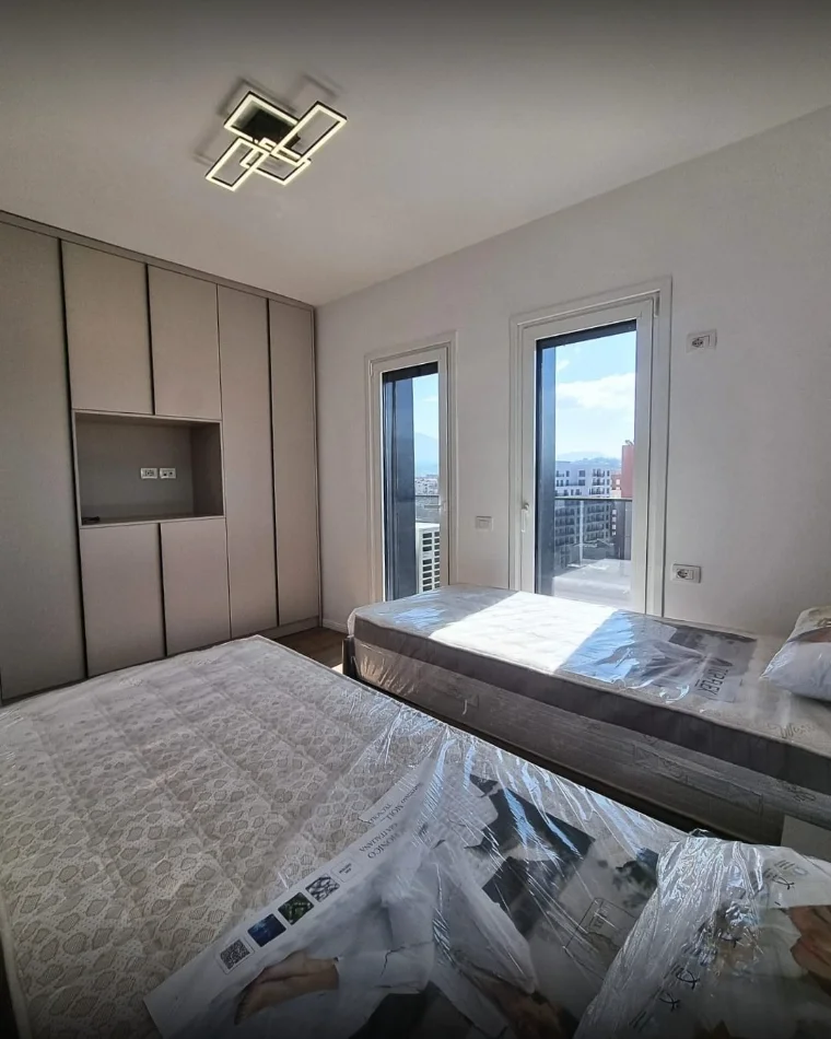 Tirane, jepet me qera apartament 2+1+Ballkon Kati 9, 1.200 € 
