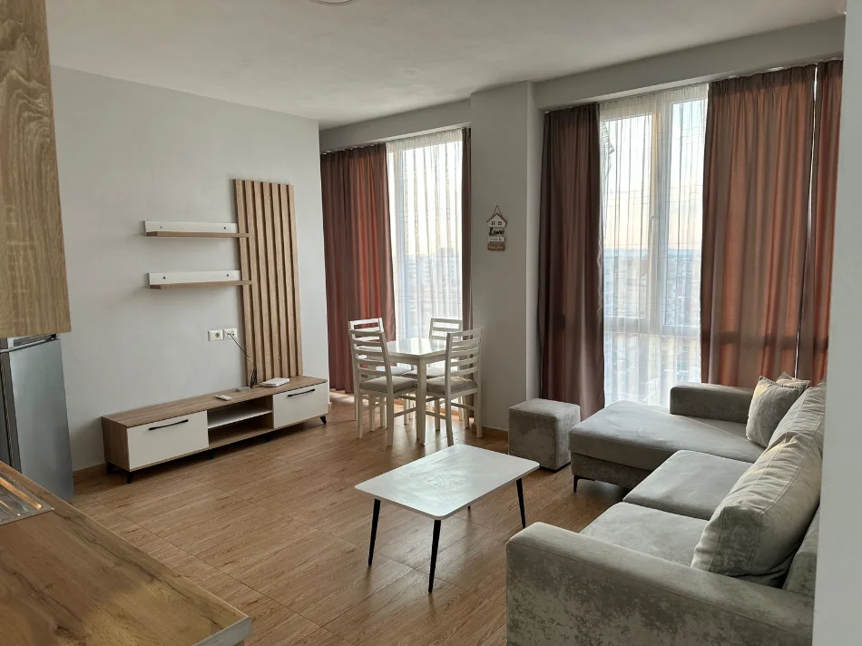 Tirane, jepet me qera apartament 1+1 Kati 8, 65 m² 500 € (Pazari i Ri, Rruga Riza Cerova, Tiranë)