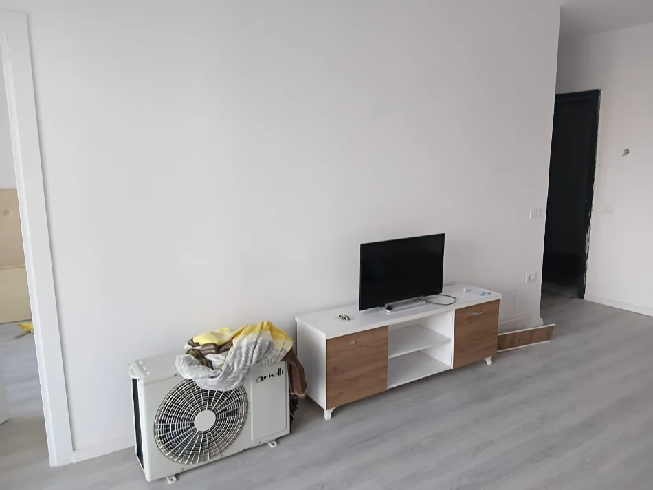 Tirane, jepet me qera apartament 1+1+Aneks+Ballkon Kati 3, 69 m² 450 € 