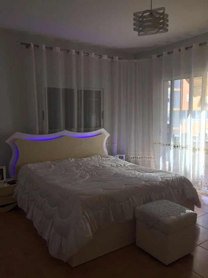 Tirane, shes apartament 2+1 Kati 4, 126 m² (Komuna Parisit)