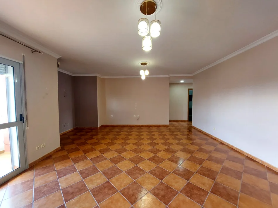 Vlore, shitet apartament 2+1 Kati 7, 119 m² 180.000 € 