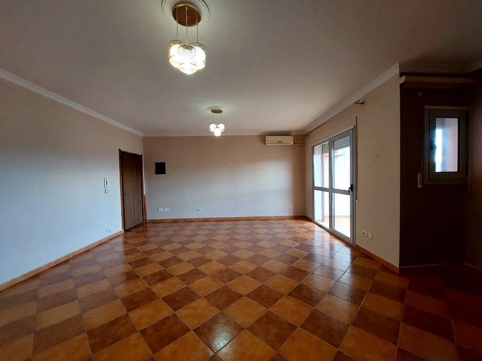 Vlore, shitet apartament 2+1 Kati 7, 119 m² 180.000 € 