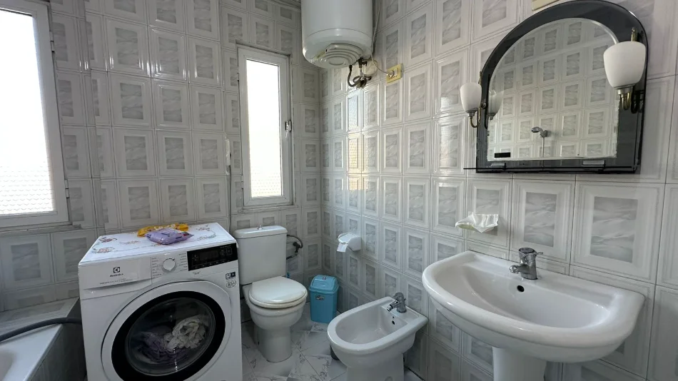 SHITET APARTAMENT 2+1+2  ISH STACIONI I FUNDIT I TIRANES SE RE 255.000 €