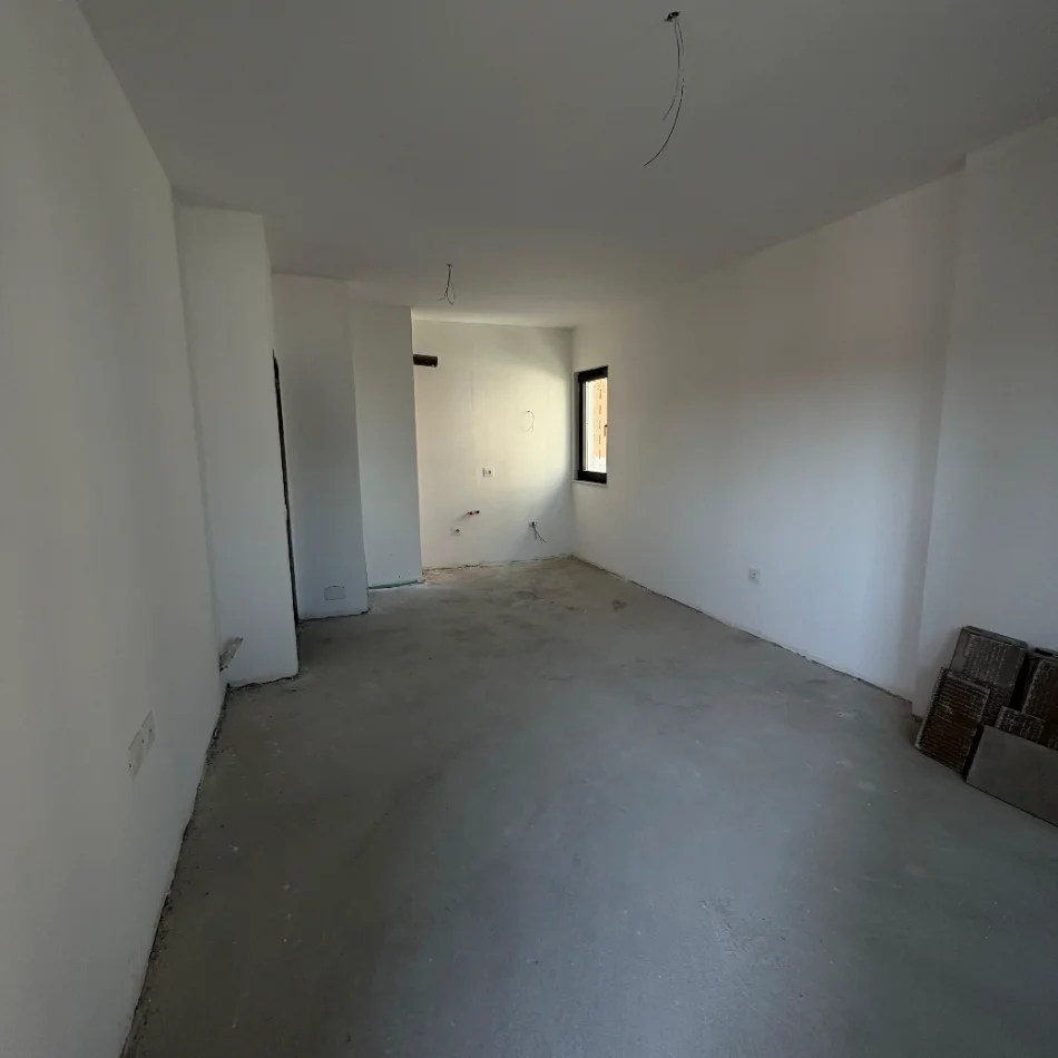 Tirane, shitet apartament 1+1+Ballkon Kati 3, 71 m² 180.000 € (Rruga e Kavajes)