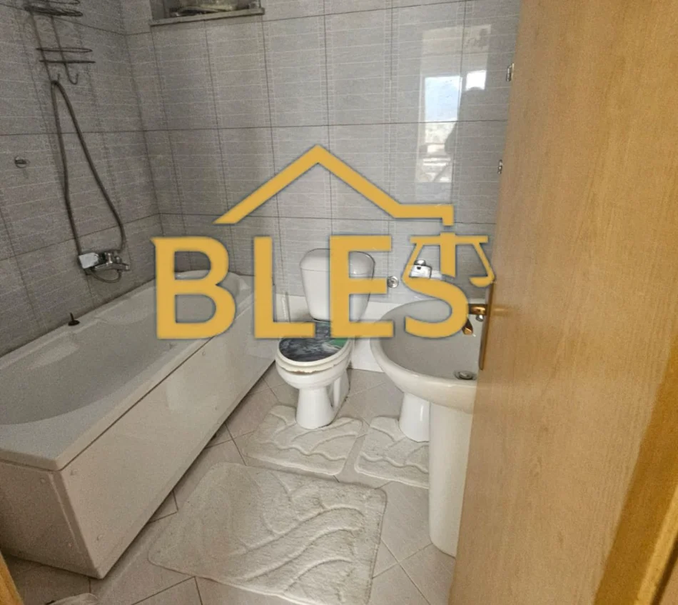 Tirane, jepet me qera apartament 2+1 Kati 5, 100 m² 500 € (Te Famed ne Astir)
