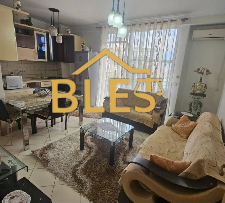 Tirane, jepet me qera apartament 2+1 Kati 5, 100 m² 500 € (Te Famed ne Astir)