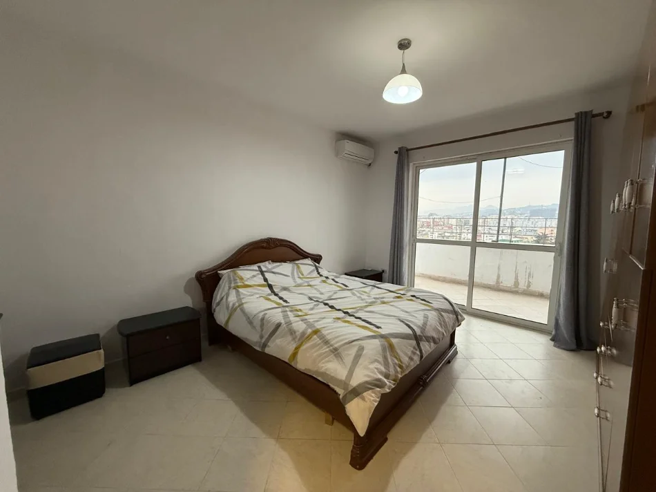 Tirane, jepet me qera apartament 2+1+Ballkon Kati 12, 100 m² 600 € (Rruga Sali Butka, 21 Dhjetori- Vasil Shanto, Tiranë)