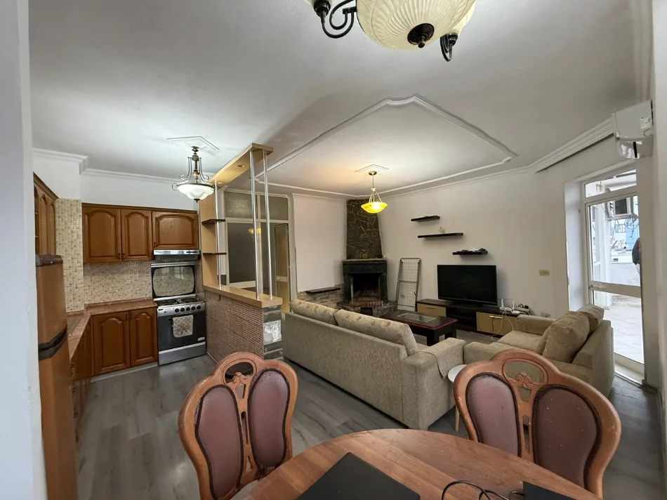 Tirane, jepet me qera apartament 2+1+Ballkon Kati 12, 100 m² 600 € (Rruga Sali Butka, 21 Dhjetori- Vasil Shanto, Tiranë)