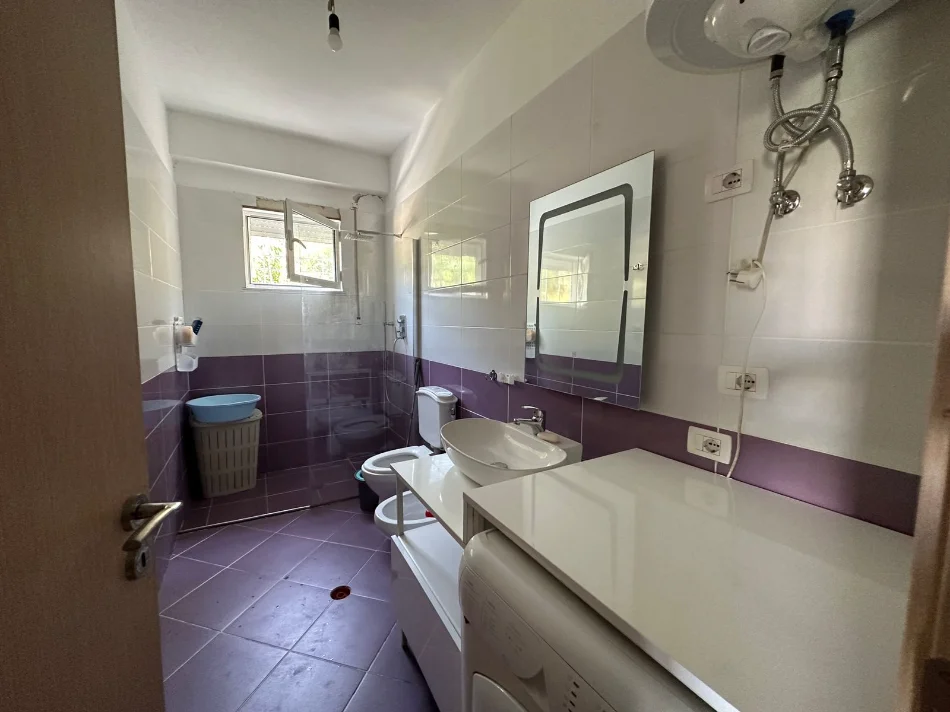 Tirane, jepet me qera apartament 2+1+Ballkon Kati 2, 107 m² 420 € (Pranë Auto-Kalaja,Rruga Rexhep Bastari, Fresk, Tiranë)