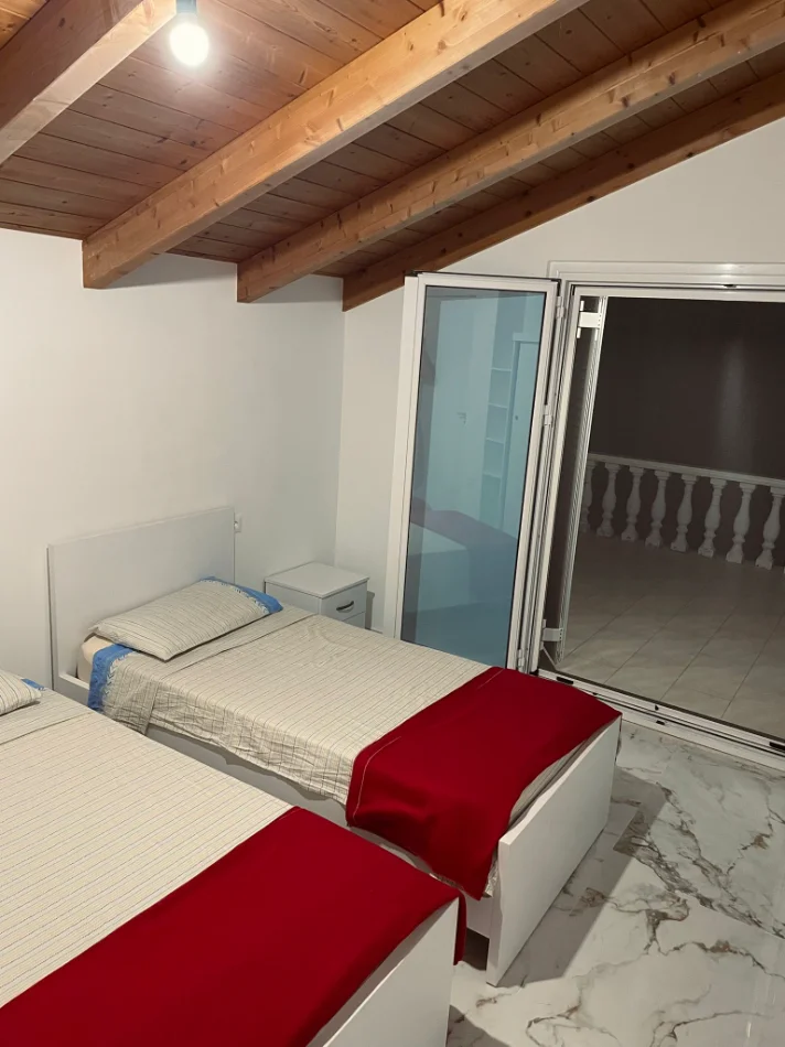 Vlore, jepet me qera Vile 3+1+Ballkon Kati 2, 1.500 € 