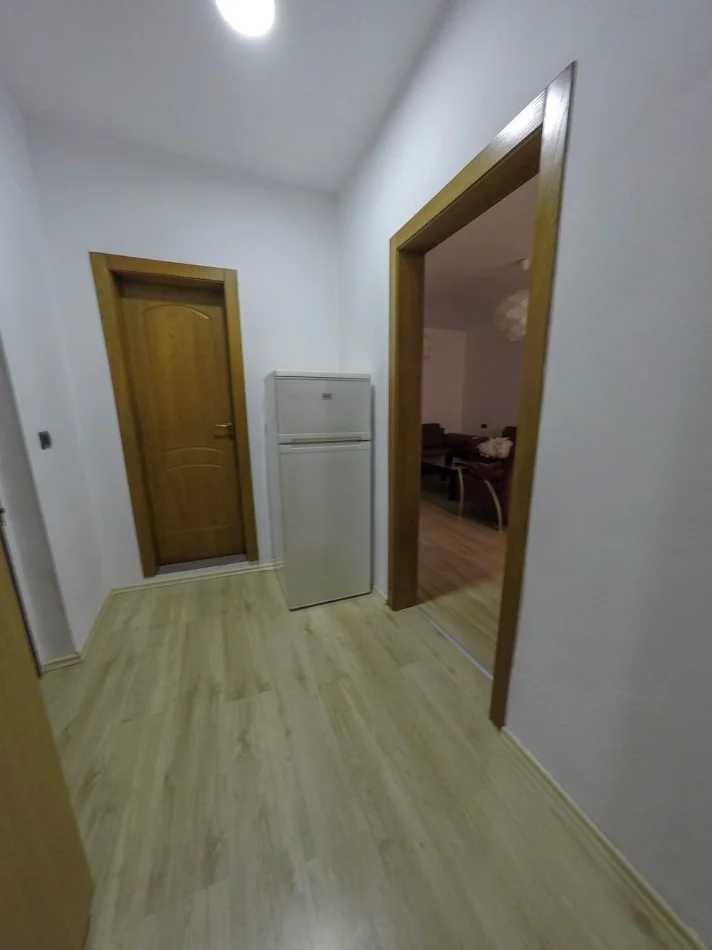 Tirane, jepet me qera apartament 1+1 Kati 5, 65 m², Çmimi 50.000 Lekë të Reja,(Pranë Kopshtit 4 Stinët, në Myslym Shyri, Tiranë)