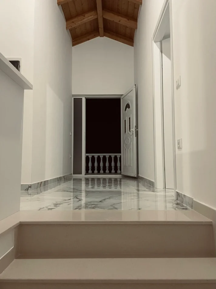 Vlore, jepet me qera Vile 3+1+Ballkon Kati 2, 1.500 € 