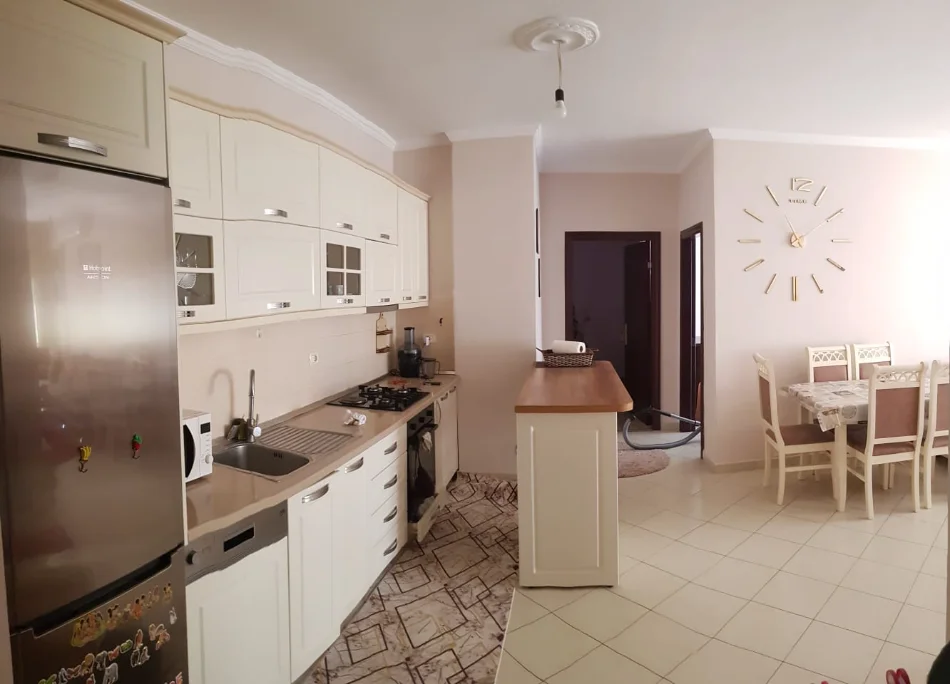 Tirane, jepet me qera apartament 2+1 Kati 4, Mobiluar, Çmimi 48.000 Lekë të Reja, (Rruga Besim Alla, në Misto Mame, Tiranë)