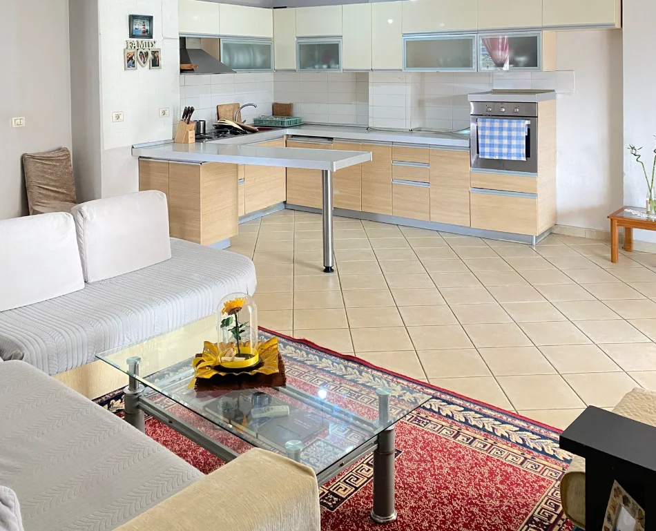 Tirane, shitet apartament 2+1+Aneks+Ballkon Kati 4, 157 m² 190.000 € (Prane Ozonit rrethrrotullimi Astir)