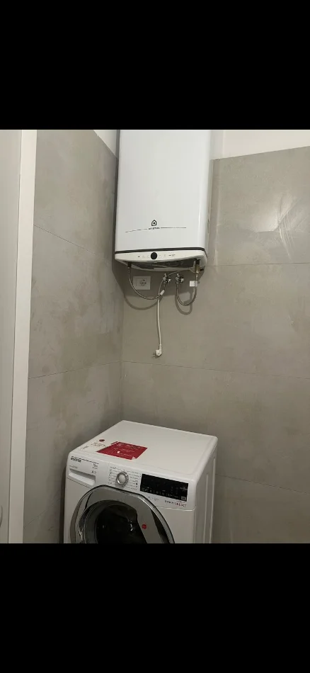 Tirane, jepet me qera apartament 2+1 Kati 4, 95 m² 500 € (Tek 5 Maj, Përball Concord Center, Tiranë.)