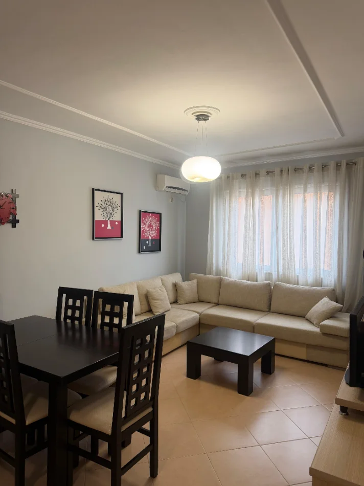 Tirane, jepet me qera apartament 1+1 Kati 5, 65 m² 500 € (Rruga Fortuzi , Rruga mine peza)