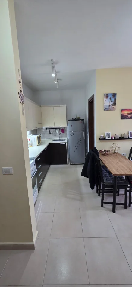 Tirane, shes apartament 1+1 Kati 8, 45 m² 105.000 € (Fusha e aviacionit)