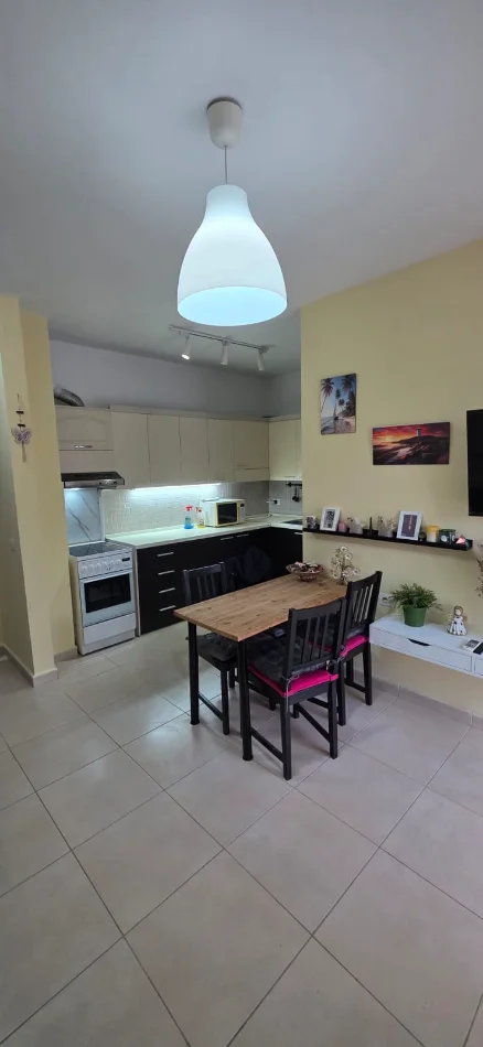 Tirane, shes apartament 1+1 Kati 8, 45 m² 105.000 € (Fusha e aviacionit)