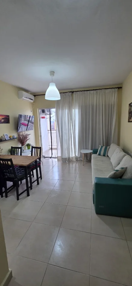 Tirane, shes apartament 1+1 Kati 8, 45 m² 105.000 € (Fusha e aviacionit)