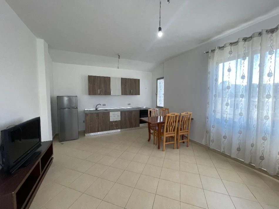 Tirane, jepet me qera apartament Kati 2, 60 m² 350 € (Sauk i ri)