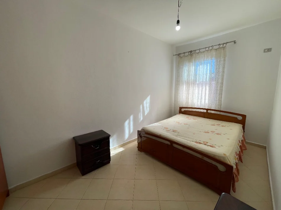 Tirane, jepet me qera apartament Kati 2, 60 m² 350 € (Sauk i ri)