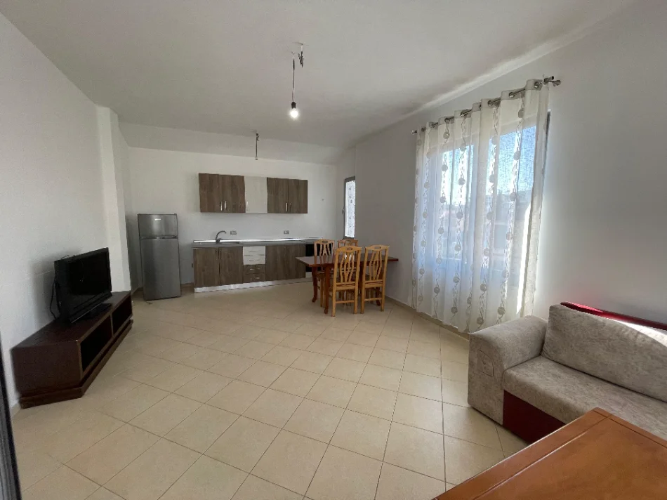 Tirane, jepet me qera apartament Kati 2, 60 m² 350 € (Sauk i ri)