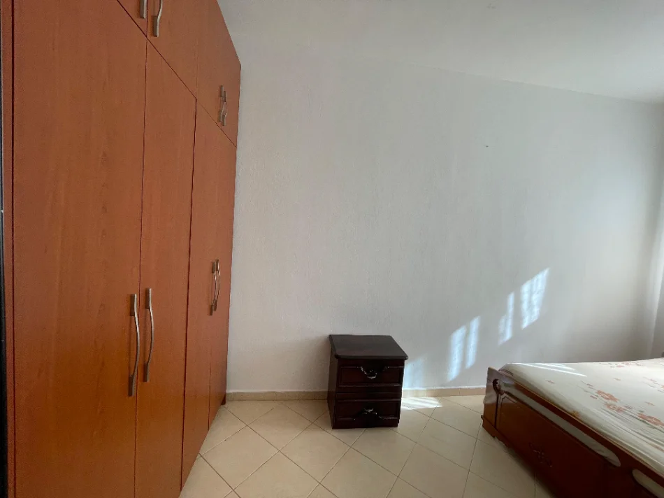 Tirane, jepet me qera apartament Kati 2, 60 m² 350 € (Sauk i ri)