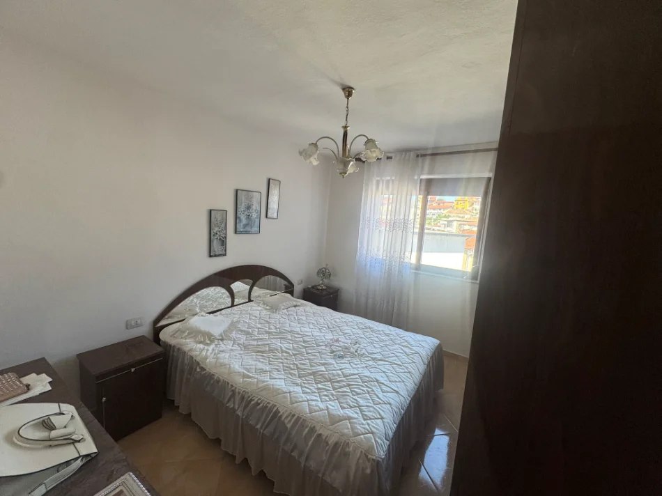 Kavaje, shitet apartament 2+1+Aneks+Ballkon Kati 3, 3 m² (Lagja Sharrë n.4, Rruga e stacionit të trenit)