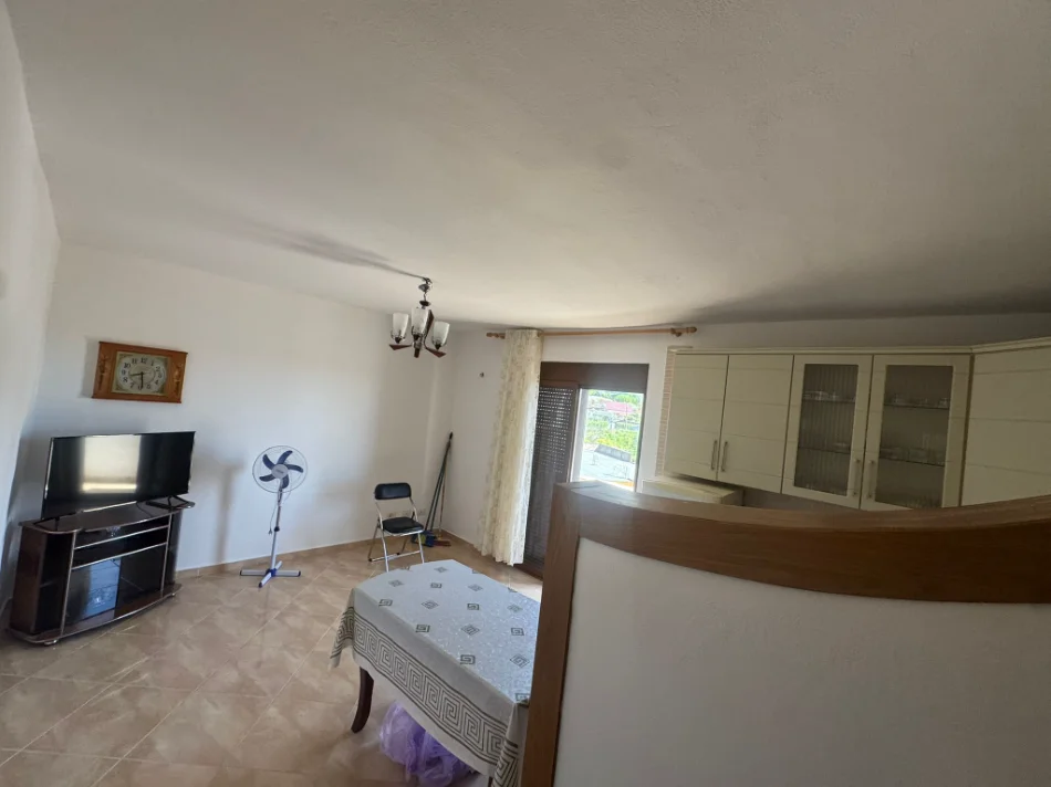 Kavaje, shitet apartament 2+1+Aneks+Ballkon Kati 3, 3 m² (Lagja Sharrë n.4, Rruga e stacionit të trenit)