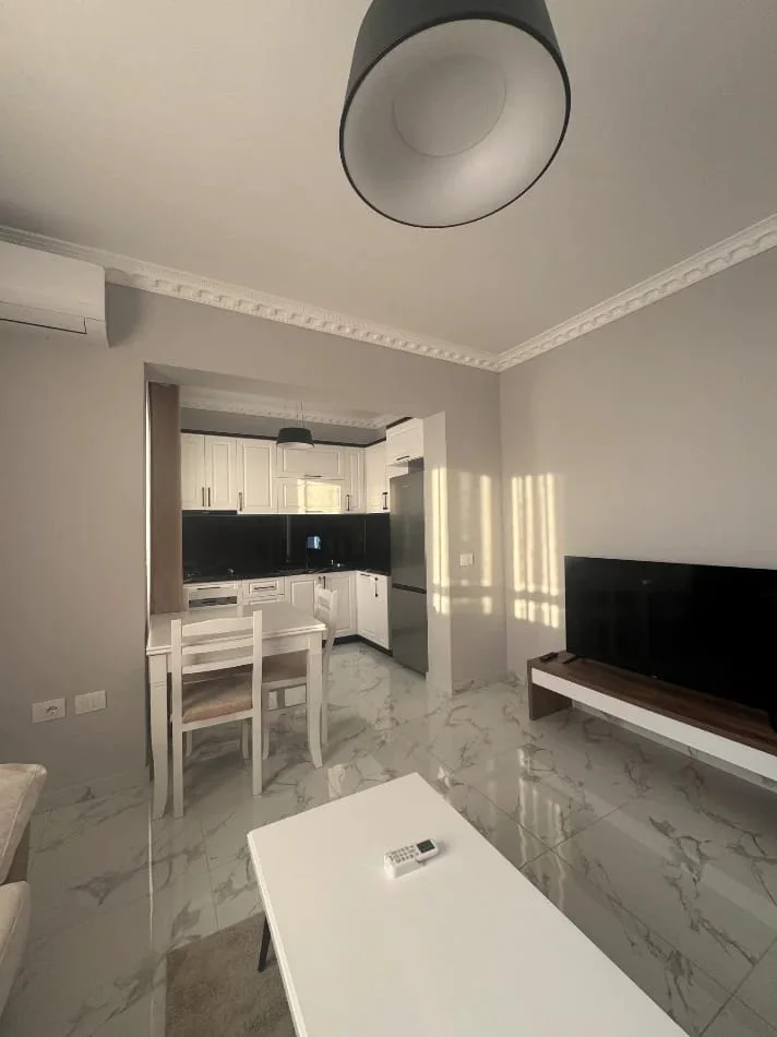 Tirane, jepet me qera apartament 2+1+Ballkon Kati 3, 90 m² 600 € (Rruga Idriz Dollaku, Ali Demi, Tiranë)