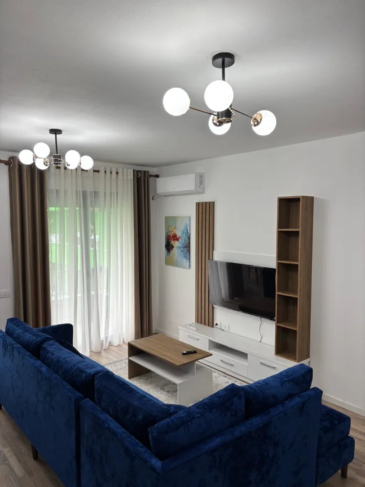 Tirane, jap me qera apartament 1+1+Ballkon , 78 m² 550 € (Kompleksi i pallateve arb trans)