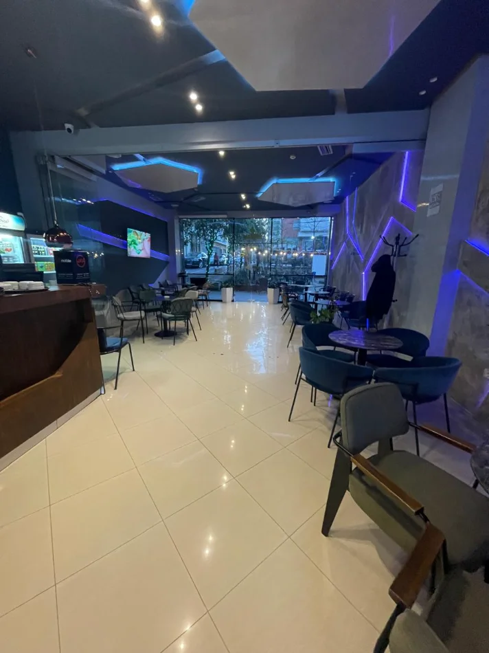 Tirane, shitet , 390.000 € (Fresk)