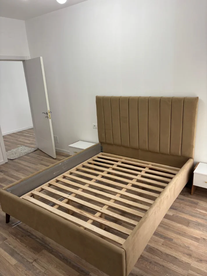 Tirane, jap me qera apartament 1+1+Ballkon , 78 m² 550 € (Kompleksi i pallateve arb trans)