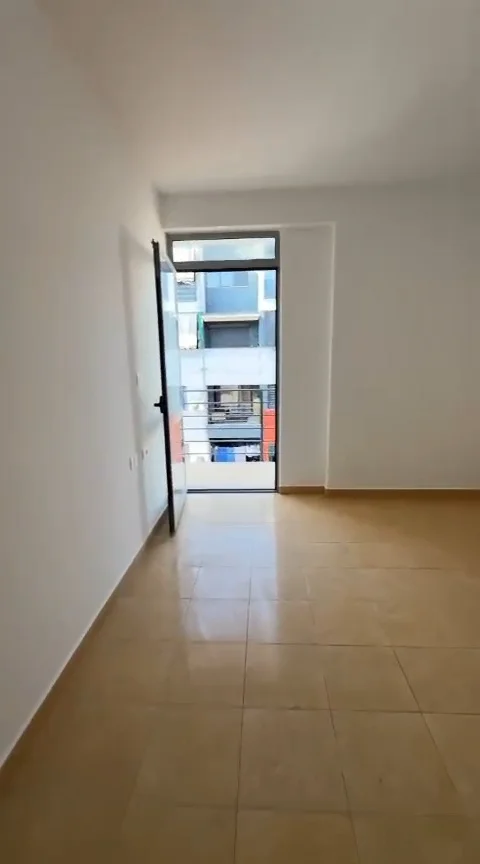 Shqiperi, shitet 1+1 Kati 7, 125.000 € 