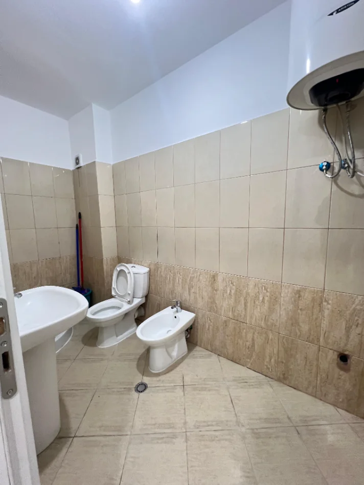 Shqiperi, shitet 1+1 Kati 7, 125.000 € 