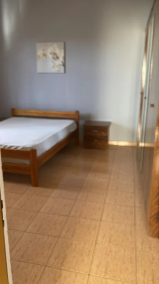 Tirane, jepet me qera apartament 2+1+Ballkon Kati 2, 90 m² 400 € (Rruga 5 maji)