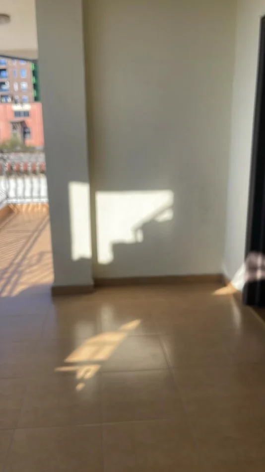 Tirane, jepet me qera apartament 2+1+Ballkon Kati 2, 90 m² 400 € (Rruga 5 maji)