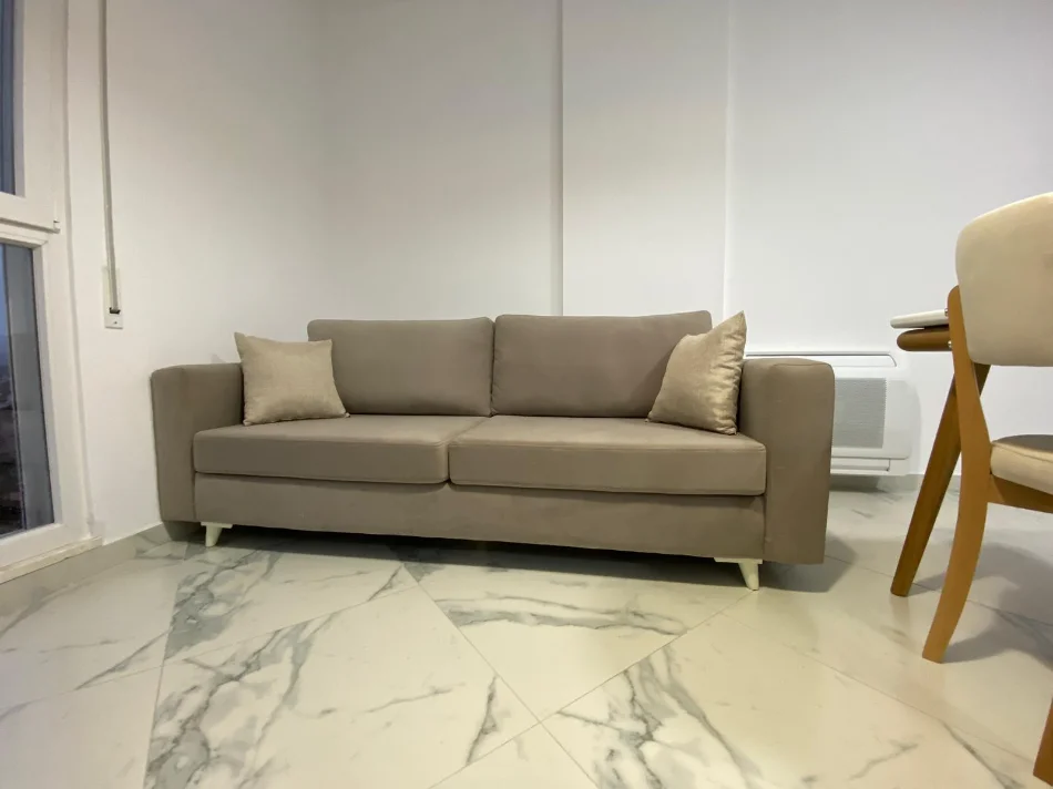 Tirane, jepet me qera apartament 1+1+Ballkon Kati 5, 60 m² 550 € (don bosko)