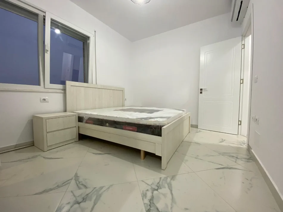 Tirane, jepet me qera apartament 1+1+Ballkon Kati 5, 60 m² 550 € (don bosko)