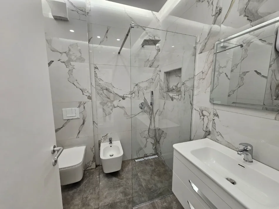 Tirane, jepet me qera apartament 1+1 Kati 6, 78 m² 800 € (Zogu I Zi)