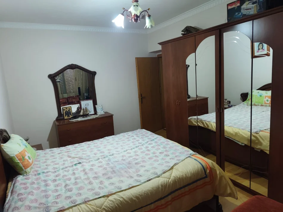 Shkoder, shitet apartament 2+1+Ballkon Kati 1, 75 m² 