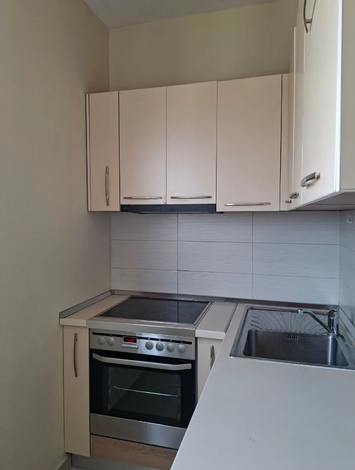 Tirane, shitet 1+1+Ballkon , 51 m² 90.000 € 
