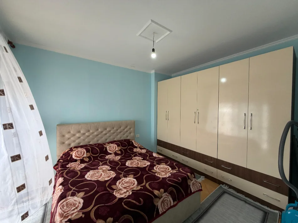 Durres, jepet me qera apartament 1+1+Ballkon Kati 9, 350 € (Plazh Hekurudha)