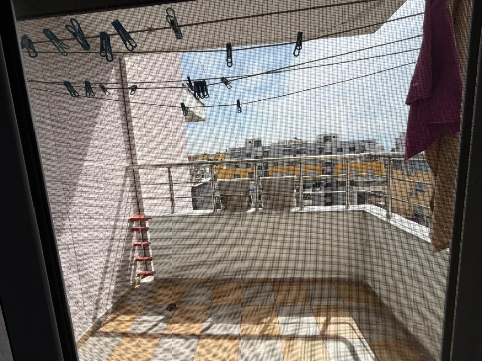 Durres, jepet me qera apartament 1+1+Ballkon Kati 9, 350 € (Plazh Hekurudha)