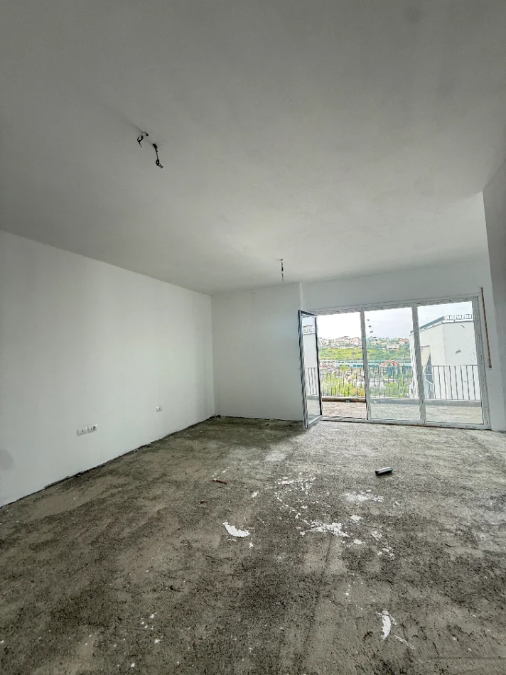 Tirane, shitet apartament 2+1 Kati 5, 123 m² 185.400 € (Shkoze)